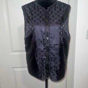 Louis Vuitton sweater w removable Vest